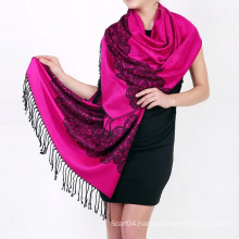 Classic jacquard reversible viscose shawl